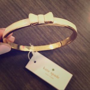 NWT kate spade 🎀 Take a Bow Bangle